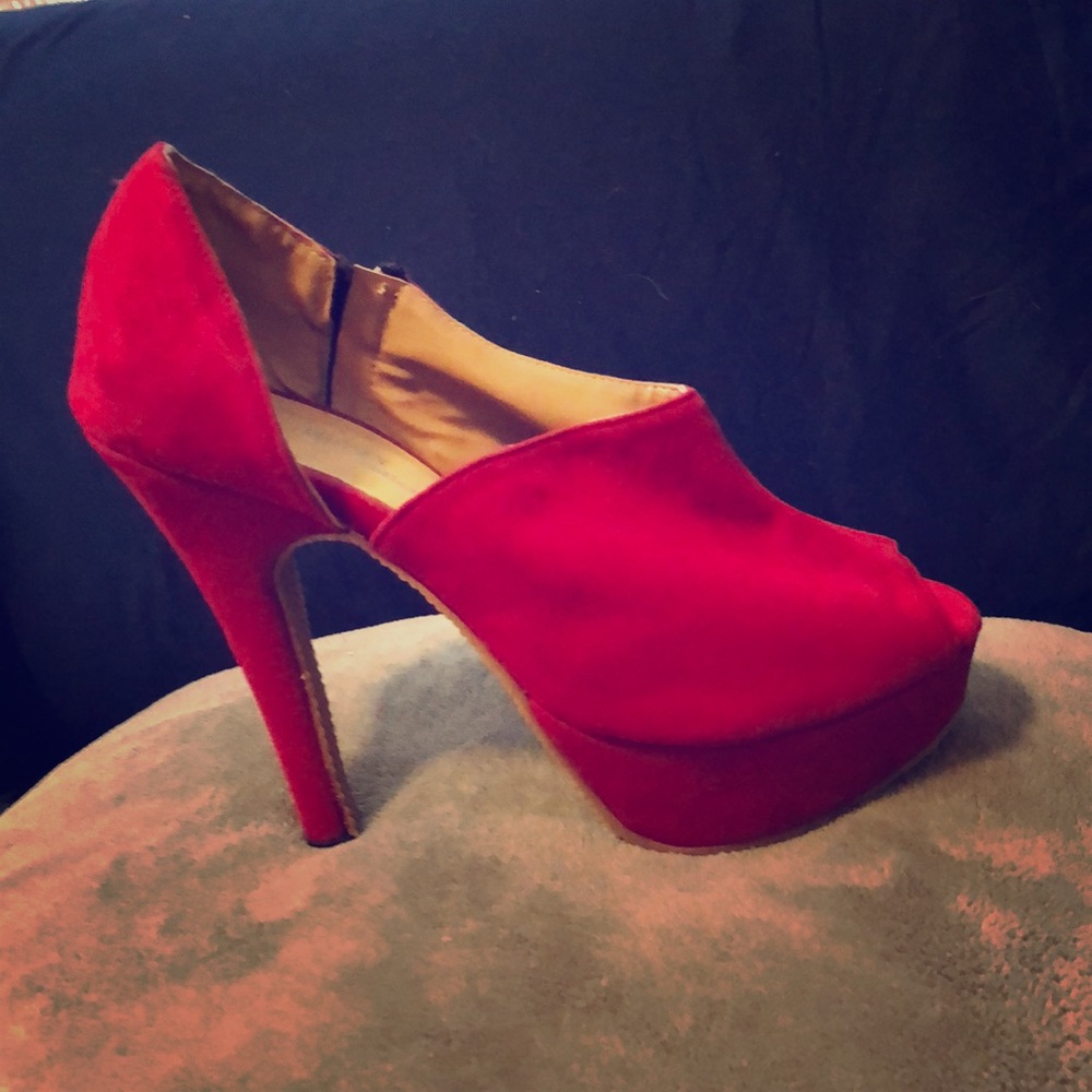 Open toe high heels 👠